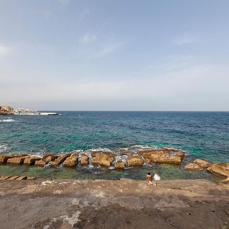 Spacious Seafront Apt With Living, Sofa, Wifi & Ac By 360 Estates Слима Экстерьер фото