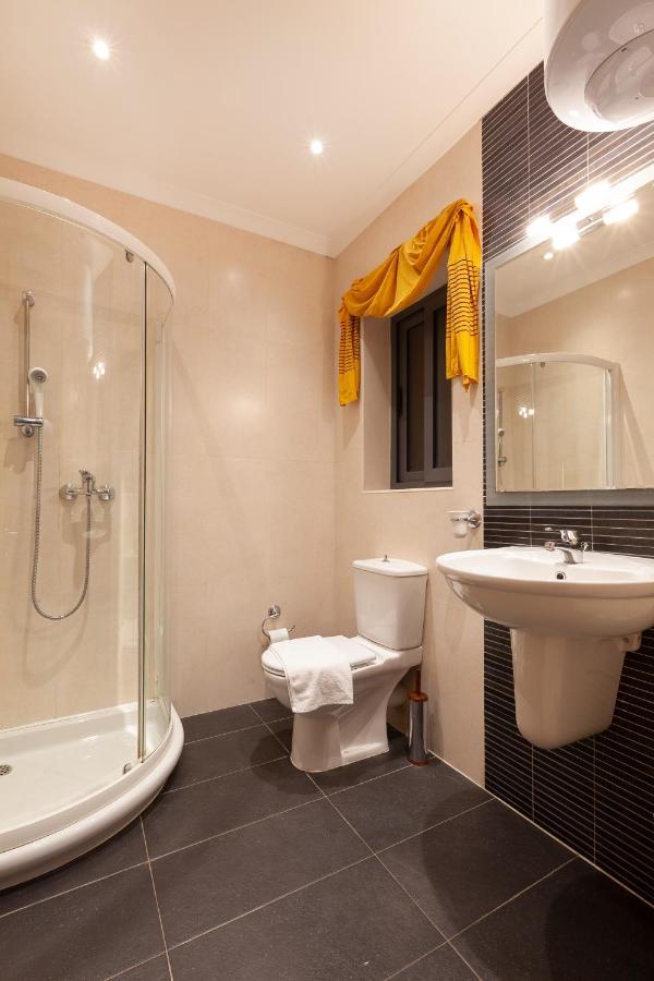 Spacious Seafront Apt With Living, Sofa, Wifi & Ac By 360 Estates Слима Экстерьер фото